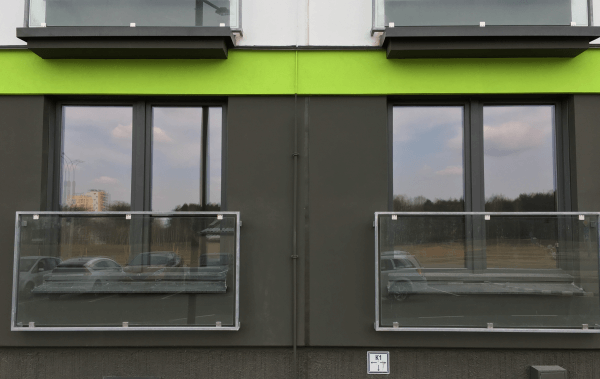 Тонировка окон с использованием пленки STR 15 Bronze