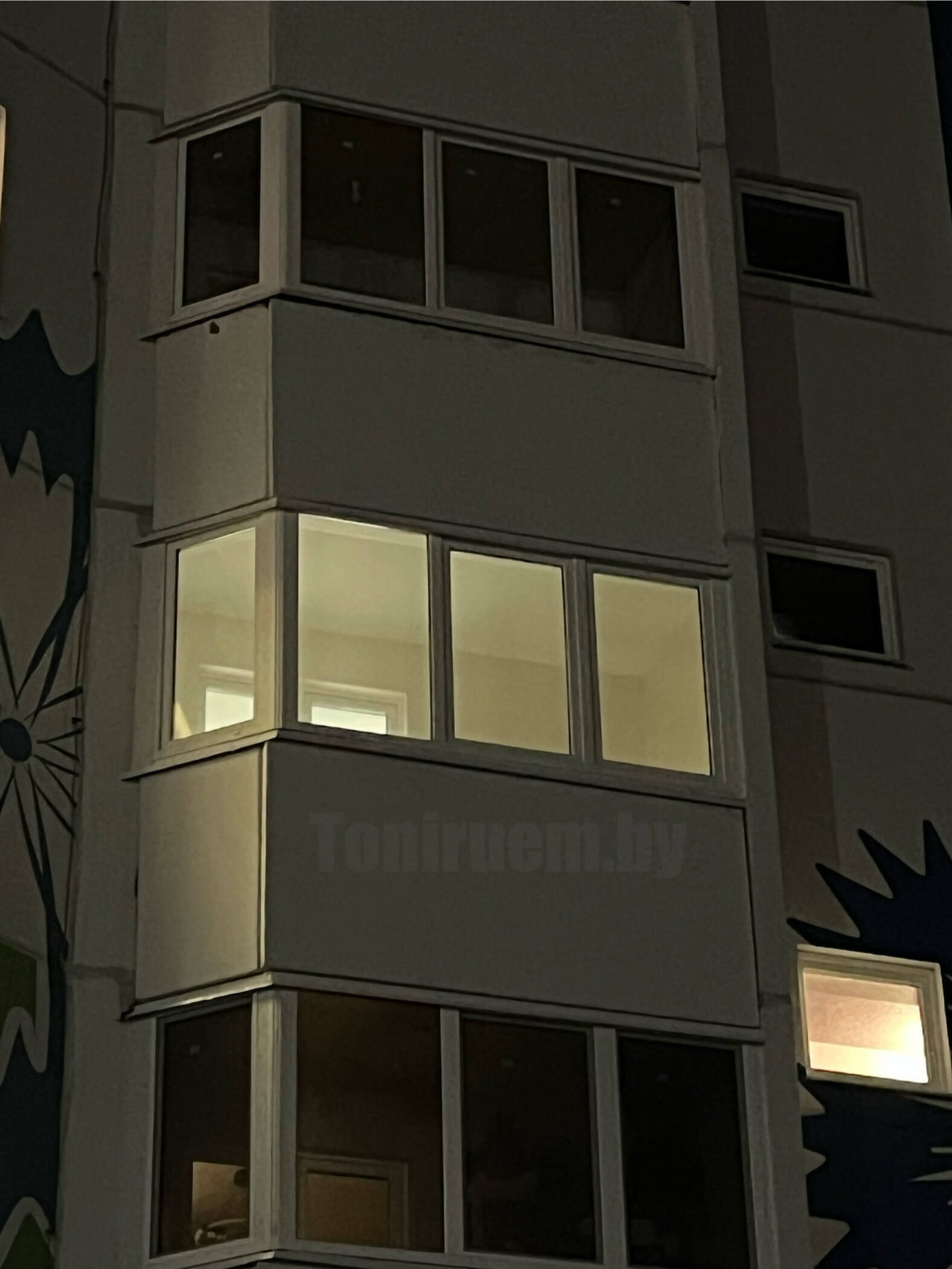 Фото ночью с улицы.